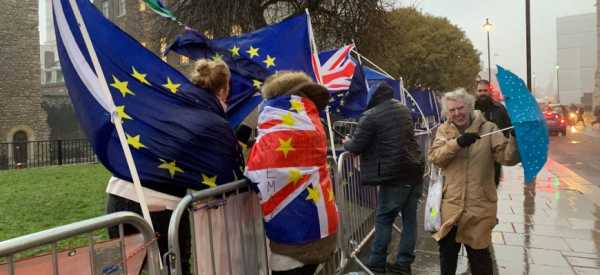 Граждане ЕС больше не смогут путешествовать в Великобританию без виз
