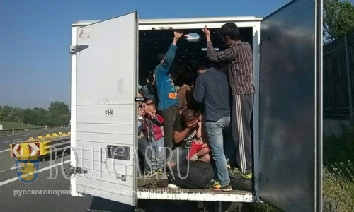 В Греции задержали болгарский авто с нелегалами