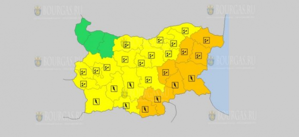 На 4-е октября в Болгарии — дождевой и грозовой Желтый код опасности