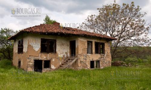 Третья жилья в Болгарии не пригодна для проживания