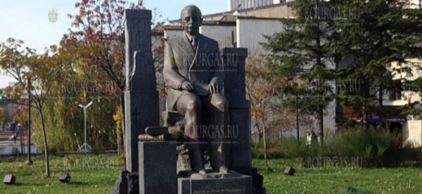 В столице Болгарии — Софии, открыли памятник Симеону Радеву