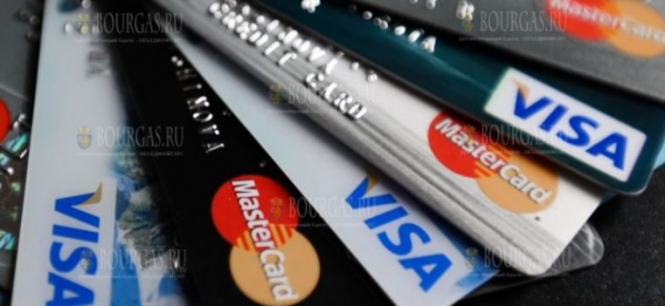 Более 50% болгар предпочитают платить банковской картой