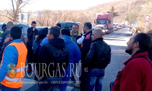 Болгария виньетка — протесты продолжаются