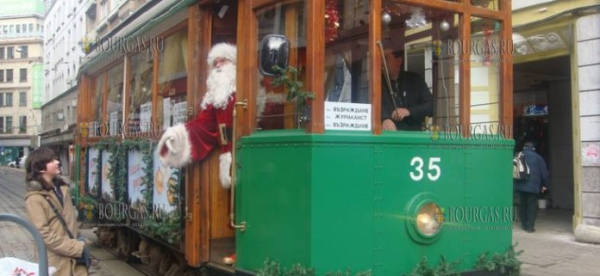 Рождественский ретро трамвай отправился в путешествие по улицам Софии