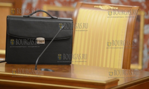 Кресла министров в Болгарии вакантны, желающих их занять нет