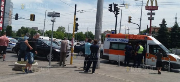 Неадекватный водитель разбил 7 машин на улице в Софии