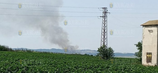 Пожар в районе Атанасовского озера в Бургасе