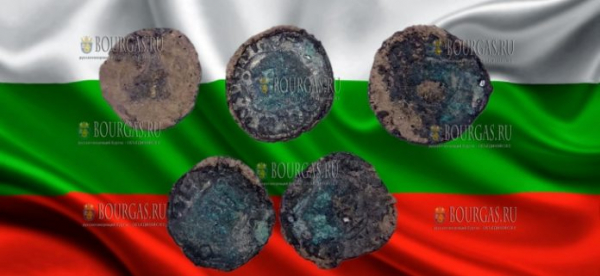 В Бургасе, в районе Русокастро, археологи нашли несколько серебряных монет