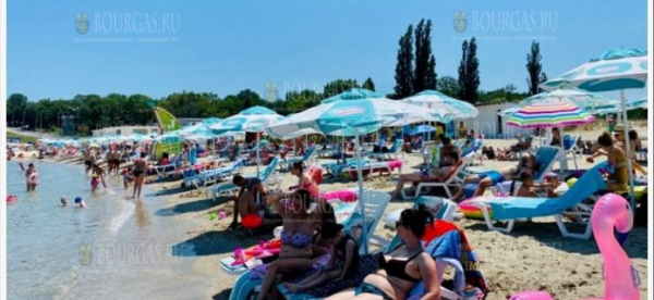 Пляж в Крайморие уже не может вместить всех желающих?