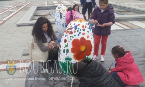 Завтра в центре Приморско — появятся гигантские пасхальные яйца