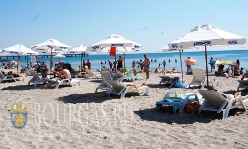 Free шезлонги и зонты на пляже в Бургасе