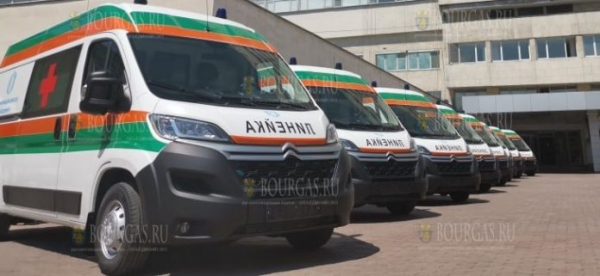 Военные госпитали в Болгарии получили новые машины скорой помощи
