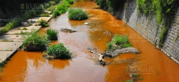 Наблюдается загрязнение реки Струма в районе Перника