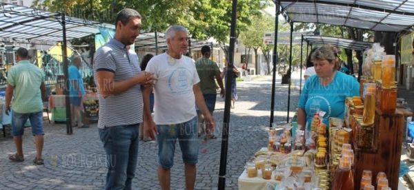 В Царево открылся Фестиваль меда