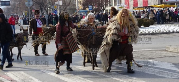 В Благоевграде проходит XI Муниципальный фестиваль маскарадных игр