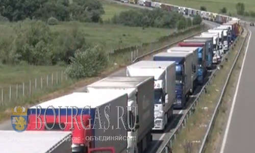 Большие пробки образовались на выездах из Болгарии
