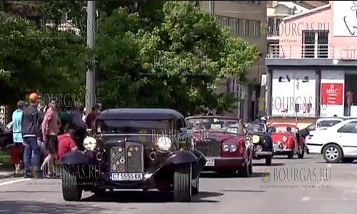 Более 100 автомобилей участвуют в ретро-параде в Варне