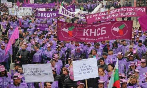 Профсоюзы хотят, чтобы к 2020 году потолок пенсий в Болгарии составил 1350 левов