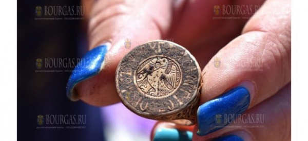Археологи в Болгарии нашли богатое захоронение неизвестного, средневекового аристократа