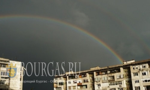 Двойная радуга в небе над Бургасом