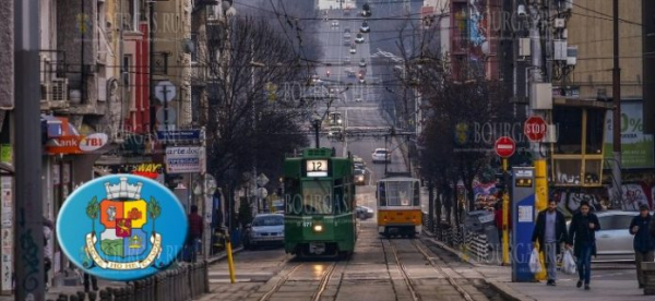 В Софии троллейбус врезался в столб