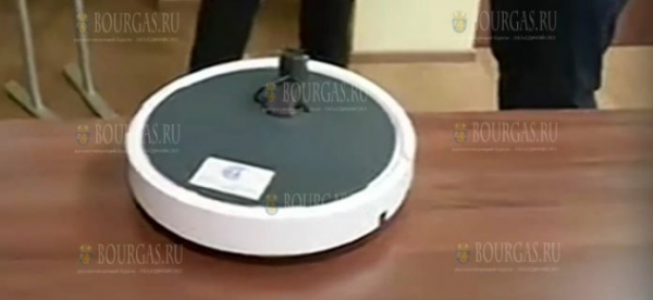 Ученые из Болгарской академии наук изобрели робота, который дезинфицирует помещения
