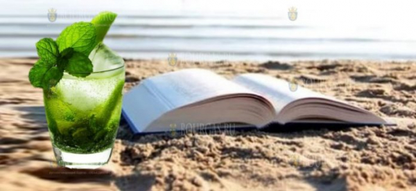 Книжный напиток на пляжах Бургаса