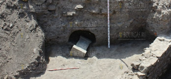 Археологи продолжают работать в Акве Калиде