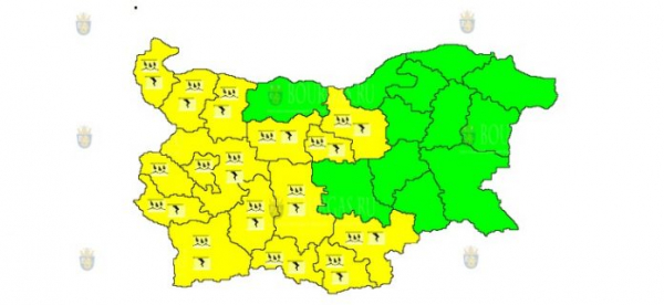 9 июля в Болгарии объявлен дождевой и грозовой Желтый код опасности