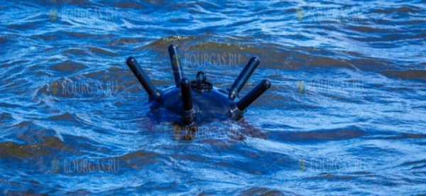ВМФ Болгарии уничтожил плавучую мину в Черном море