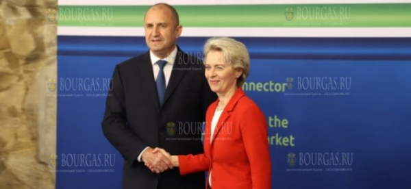 Президент Болгарии пообщался в телефонном режиме с президентом ЕС
