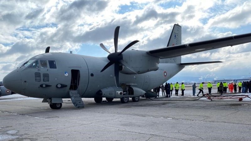Болгарские ВВС доставили в Софию ребенка в критическом состоянии