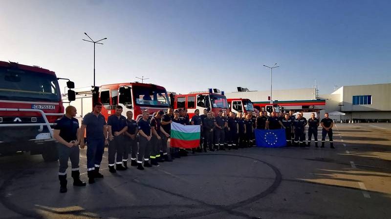 Болгария направила пожарных и технику в помощь Греции